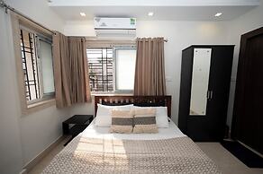 LAKESIDE SUITES