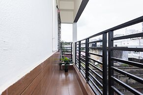 LAKESIDE SUITES