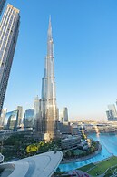 Full Burj Khalifa & Fountain View Show