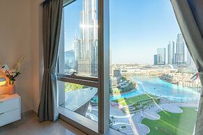 Full Burj Khalifa & Fountain View Show