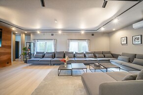 THE CROCUS OTARU