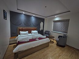 HOTEL ELARA