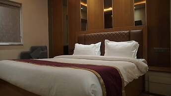 HOTEL ELARA