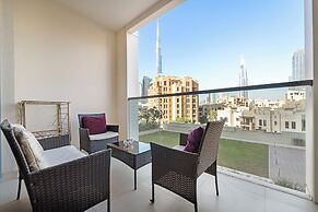 2BR 203 Bellevue Tower 1