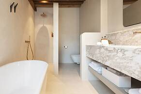 The Burgundy - Boutique B&B