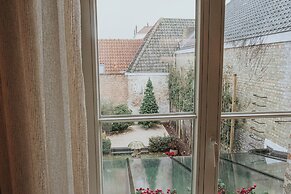 The Burgundy - Boutique B&B
