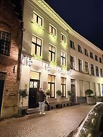 The Burgundy - Boutique B&B