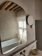 The Burgundy - Boutique B&B