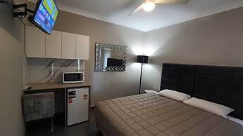 COOEE MOTEL