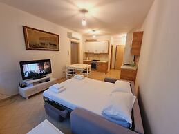 Teo's K Apartment