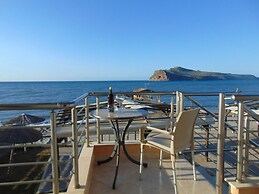 Comfy Beachfront Litinas Casa With Seaview