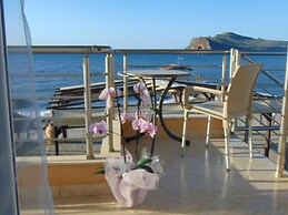 Comfy Beachfront Litinas Casa With Seaview