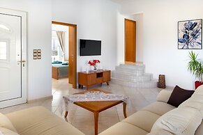 Iconic Villa With Private Pool and sea View