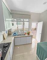 4 Bedroom Landed House