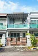 4 Bedroom Landed House