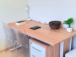 Comfort 2 bedrooms Apt w balcony&parking
