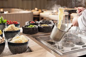 Intercontinental Hangzhou Wulin by IHG