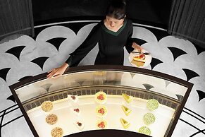 Intercontinental Hangzhou Wulin by IHG