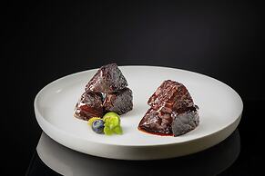 Intercontinental Hangzhou Wulin by IHG