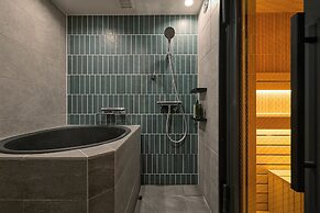 BASE LAYER HOTEL Nagoya Nishiki