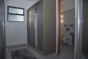 Mira Heights Suite & Conferencing