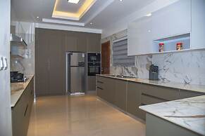 Mira Heights Suite & Conferencing
