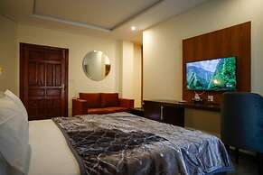 Grand Premium Continental Hotel