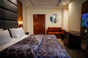 Grand Premium Continental Hotel