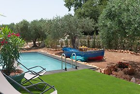 Country House in Puglia With Pool & Pizza Oven