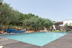 Country House in Puglia With Pool & Pizza Oven