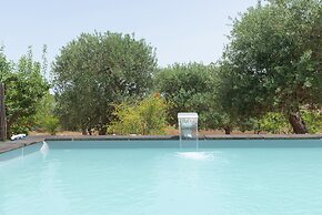 Country House in Puglia With Pool & Pizza Oven
