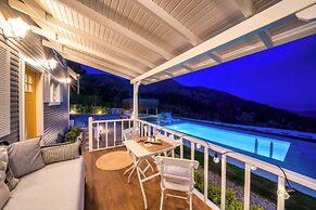 The Box House & Seaview & Private Pool