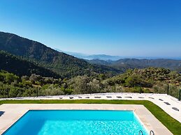 The Box House & Seaview & Private Pool