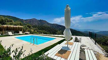 The Box House & Seaview & Private Pool
