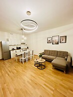 New Luxury Apartmen Metro Station