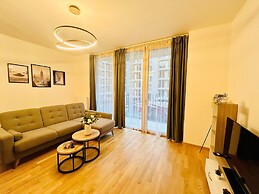 New Luxury Apartmen Metro Station