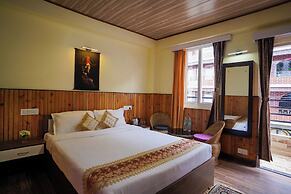 Hotel Hill Queen