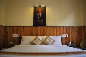 Hotel Hill Queen