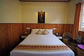 Hotel Hill Queen