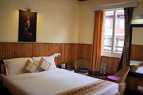 Hotel Hill Queen