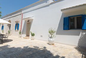 Villa in Itria Valley With Infinity Pool