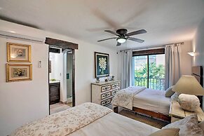 Updated Oceanside Townhome w/ Pool: Walk to Beach!
