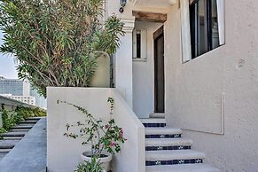Updated Oceanside Townhome w/ Pool: Walk to Beach!