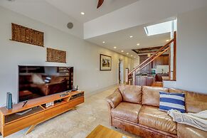 Walk to Beach: St Thomas Condo w/ Balconies