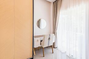 Palmetto Park Residence