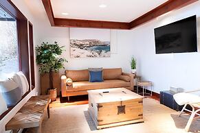 Tofino Oceanfront Hotel Suite 2