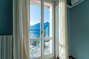 Lakefront Retreat by Wonderful Italy