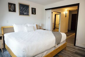Tofino Oceanfront Hotel Suite 3