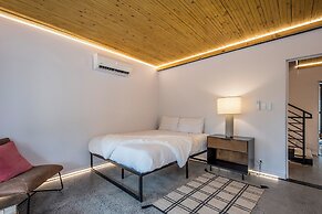 The Halifax Rooftop Home (Furnished)