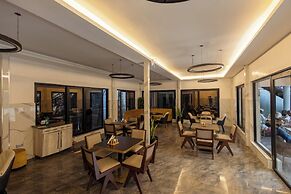 Iman Hotel